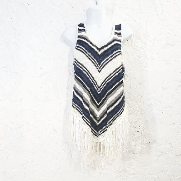 5x$25 Questions knit Crochet sleeveless  Asymetrical fringe tank top size small - Picture 3 of 9
